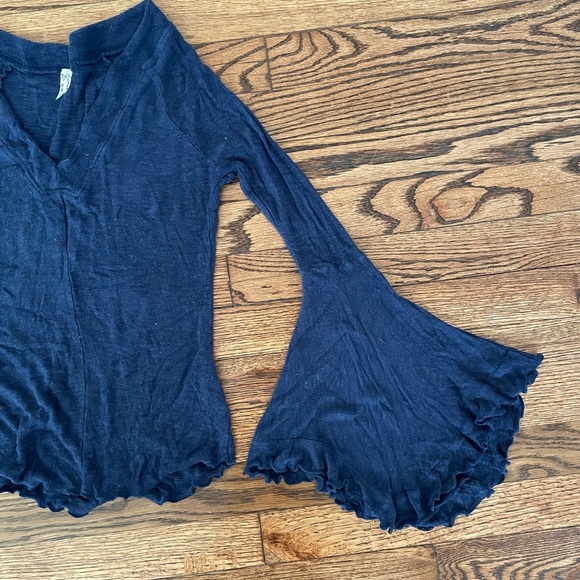 Free People Bell Sleeve Top in M - Picture 3 of 6